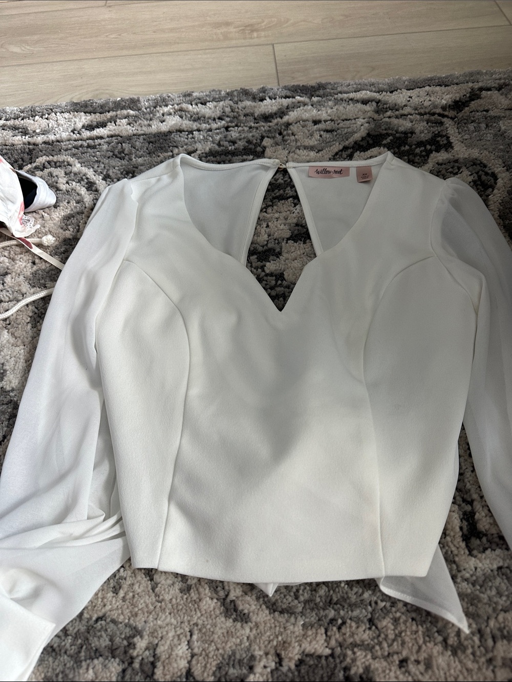 Lulu's White V-Neck Long Sleeve Blouse
